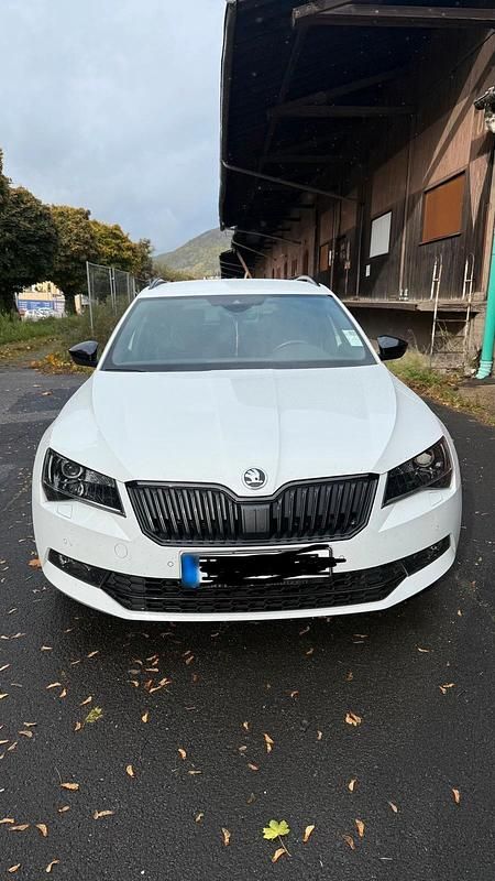 Gebraucht Skoda Superb SportLine 220 PS (161 kW) 2018 Weiß Kombi
