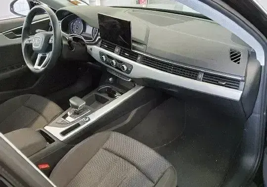 Gebraucht Audi A4 Ambiente 163 PS (119 kW) 2023 Schwarz Kombi