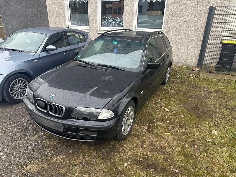 Gebraucht BMW 320 170 PS (125 kW) 2001 Schwarz Kombi