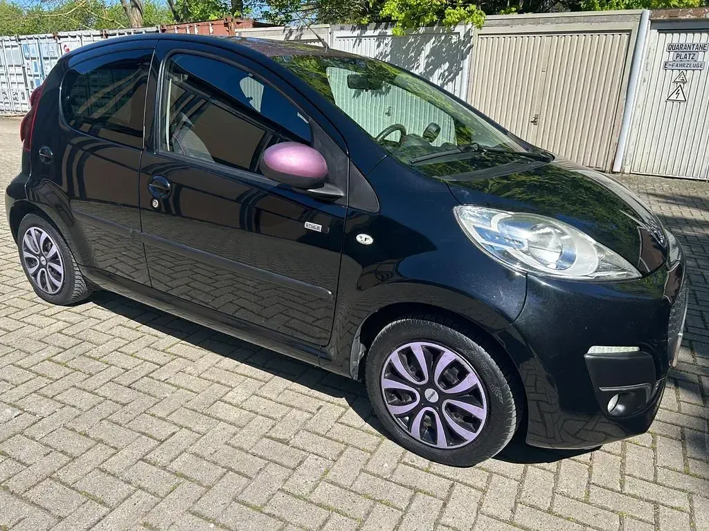Gebraucht Peugeot 107 Style 68 PS (50 kW) 2014 Schwarz Kleinwagen