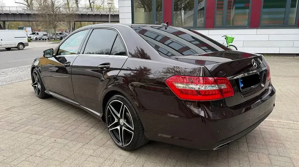 Gebraucht Mercedes E350 Elegance 231 PS (169 kW) 2010 Braun Limousine