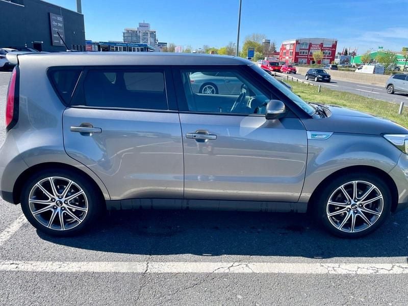 Gebraucht Kia Soul 80 kW (110 PS) 2017 Grau SUV