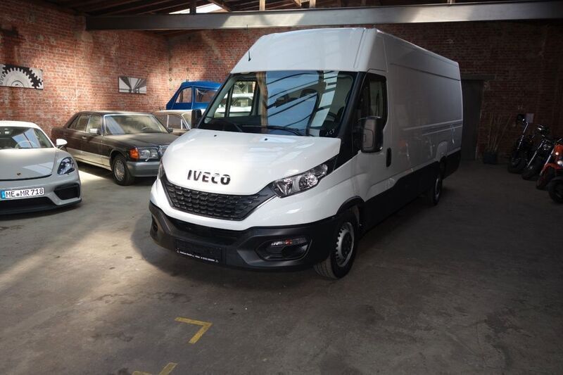 Weiß Gebraucht 2021 Iveco Daily Van / Kleinbus | 22.980 € (Etwas zu teuer) - Bild 1/4