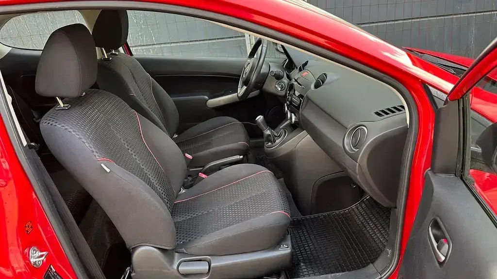 Gebraucht Mazda 2 Active 75 PS (55 kW) 2011 Rot Kleinwagen