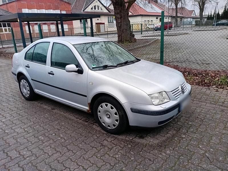 Gebraucht VW Bora 100 PS (73 kW) 2000 Silber Limousine