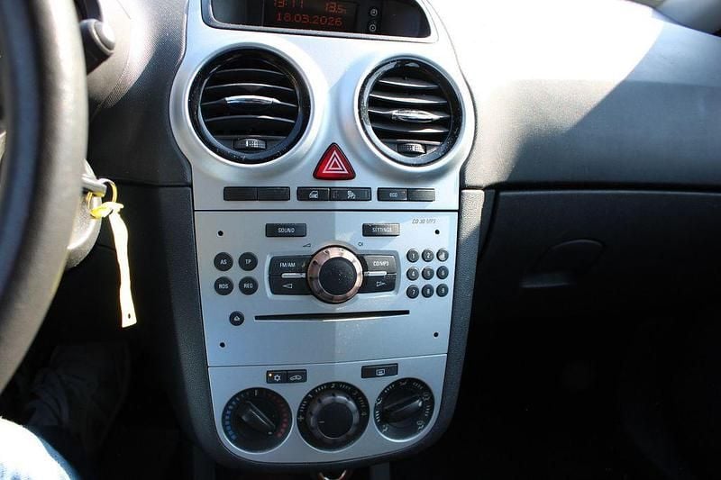 Gebraucht Opel Corsa Satellite 75 PS (55 kW) 2011 Weiß Kleinwagen