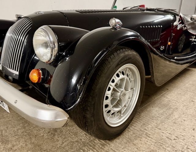 Schwarz Gebraucht 1990 Morgan Plus 8 Cabrio | 42.500 € - Bild 1/4