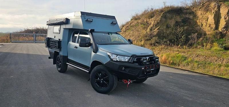 Weiß Gebraucht 2024 Toyota HiLux Comfort Abholung | 175.000 € - Bild 1/4