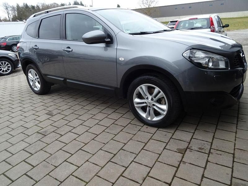 Braun Gebraucht 2013 Nissan Qashqai +2 SUV | 9.490 € (Teuer) - Bild 1/4