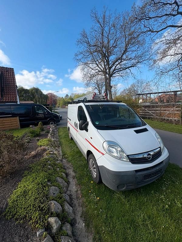 Second-hand Opel Vivaro 116 CP (85 kW) 2013 Alb Monovolum