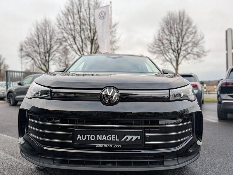 Neu VW Tiguan IQ Drive 150 PS (110 kW) 2026 Grün SUV