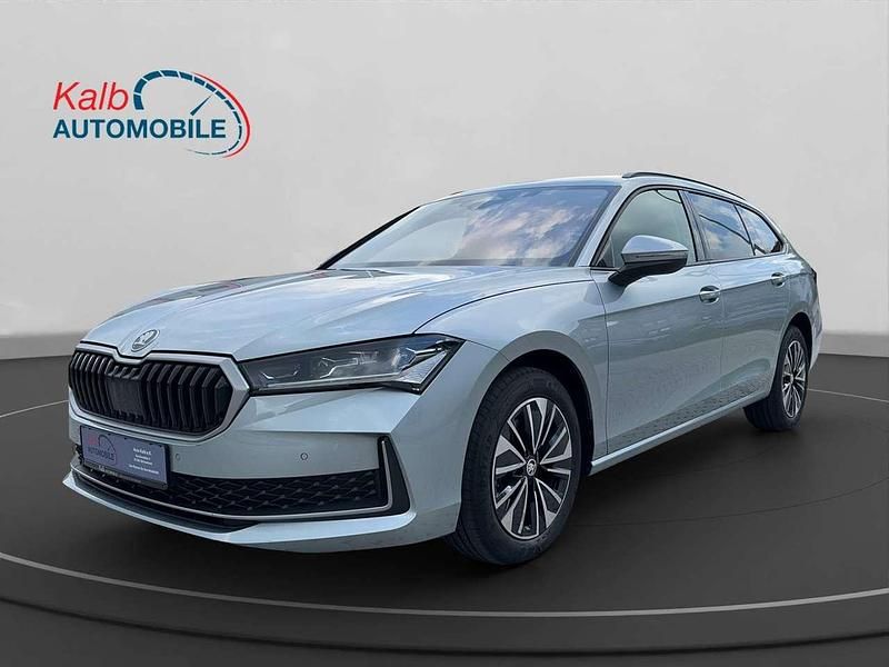 Aluminiumsilber metallic Neu 2024 Skoda Superb Selection Kombi | 43.888 € (Teuer) - Bild 1/4