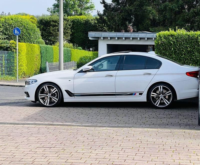 Gebraucht BMW 520 190 PS (139 kW) 2017 Weiß Limousine