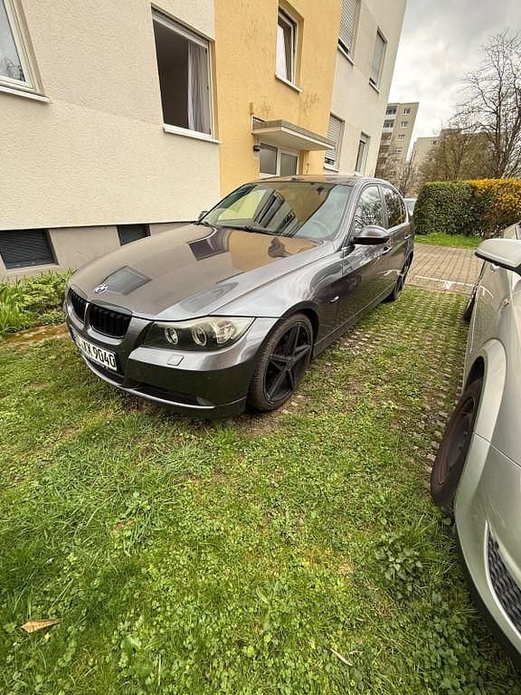 Gebraucht BMW 325 218 PS (160 kW) 2005 Grau Limousine