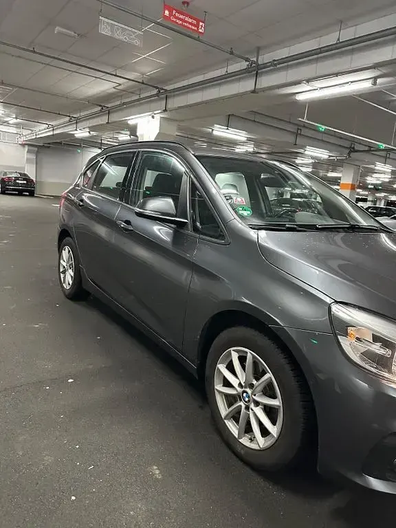 Gebraucht BMW 216 Active Tourer 116 PS (85 kW) 2017 Grau Van / Kleinbus