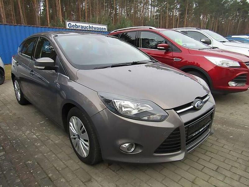 Gebraucht Ford Focus Titanium 101 PS (74 kW) 2013 Braun Limousine
