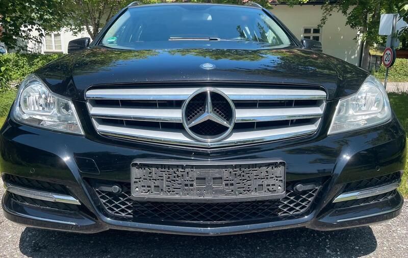Schwarz Gebraucht 2014 Mercedes C220 Kombi | 5.900 € (Superpreis) - Bild 1/4