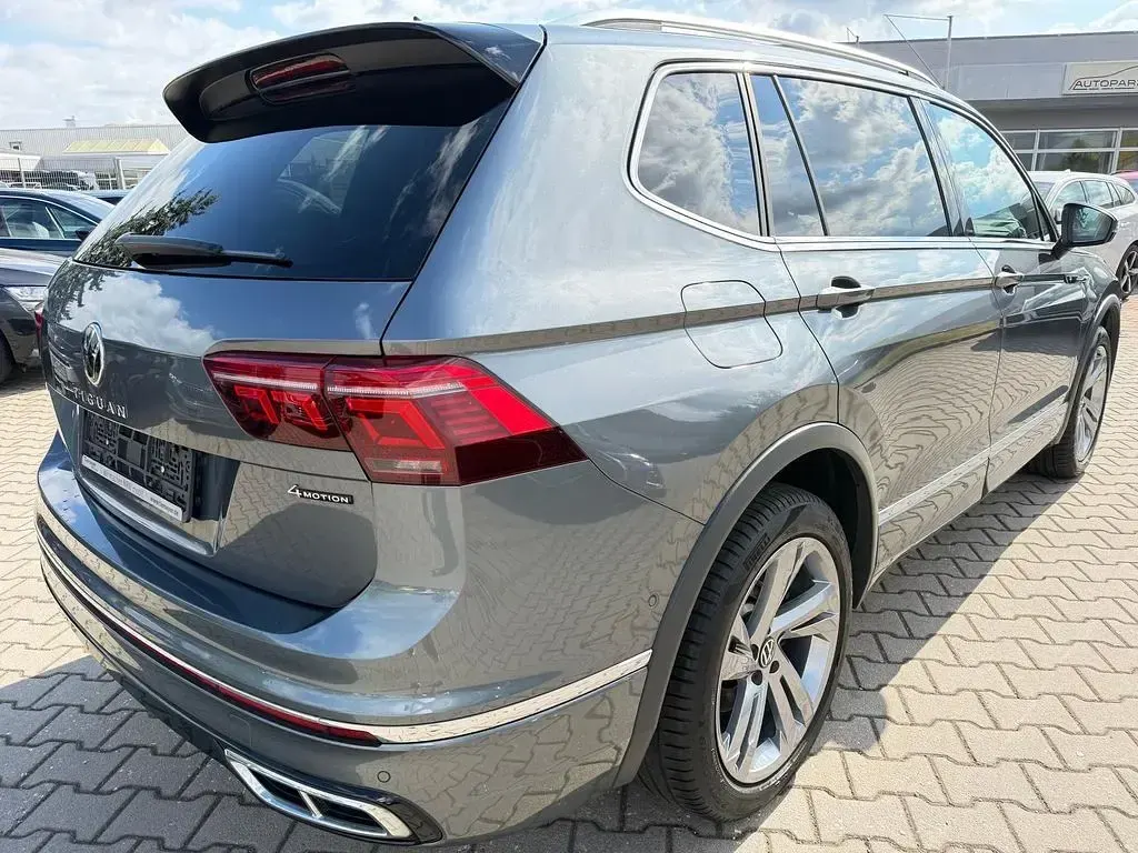 Gebraucht VW Tiguan Allspace R-line 245 PS (180 kW) 2022 Grau SUV