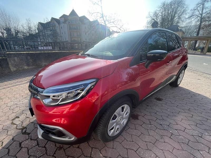 Rot Gebraucht 2019 Renault Captur Collection SUV | 14.900 € (Guter Preis) - Bild 1/4