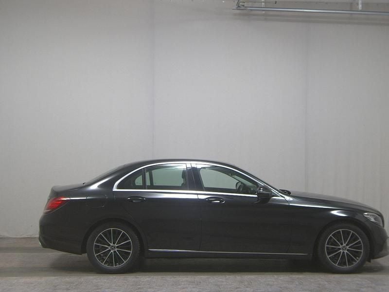 Gebraucht Mercedes C300 Avantgarde 258 PS (189 kW) 2020 Schwarz Limousine