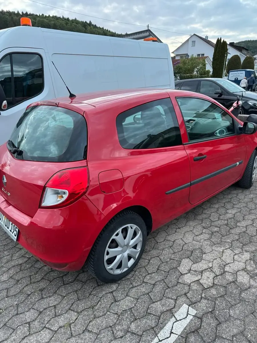 Używany Renault Clio III 75 KM (55 kW) 2012 Coupe