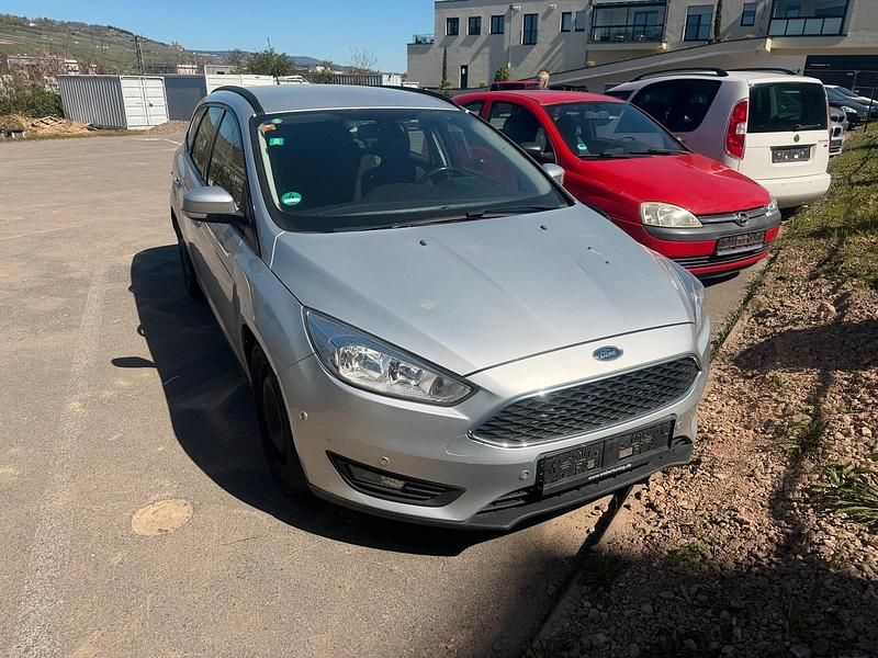 Second-hand Ford Focus 105 CP (77 kW) 2015 Argintiu Break
