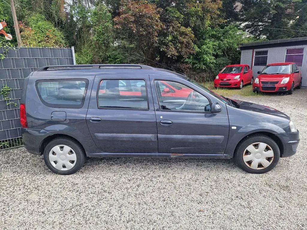 Gebraucht Dacia Logan MCV Lauréate 84 PS (61 kW) 2011 Grau Kombi