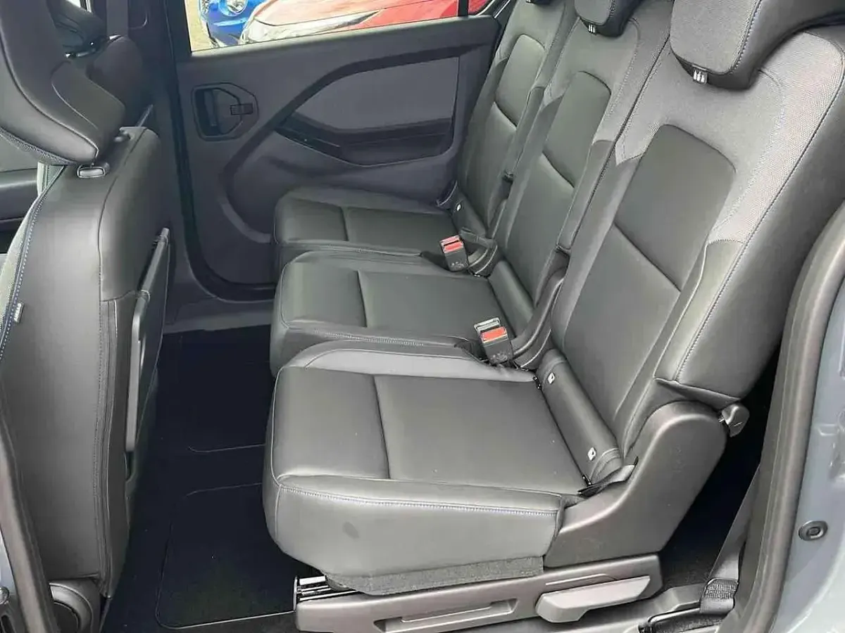 Neu Nissan Townstar Tekna 131 PS (96 kW) 2026 Urban grey Kombi