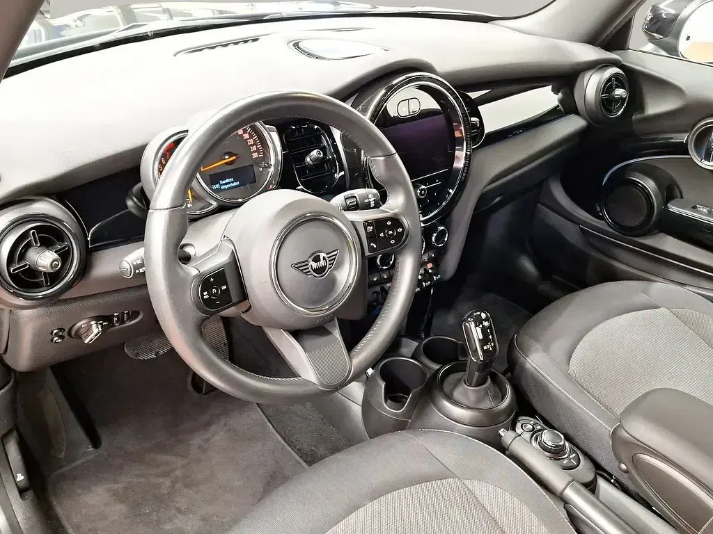 Gebraucht Mini Cooper 136 PS (100 kW) 2023 Schwarz Kleinwagen