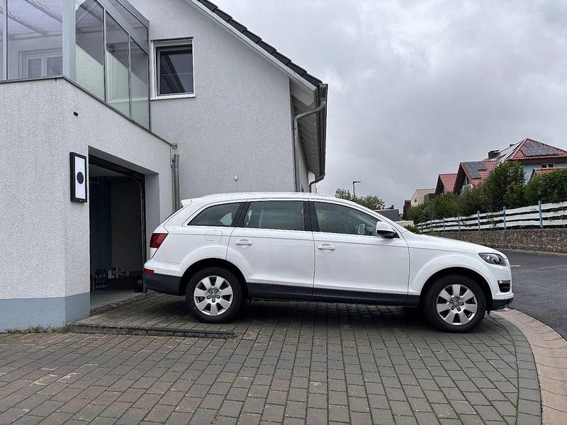 Weiß Gebraucht 2010 Audi Q7 SUV | 12.990 € (Guter Preis) - Bild 1/4