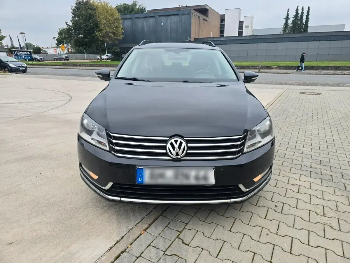 Gebraucht VW Passat 140 PS (102 kW) 2011 Schwarz Kombi