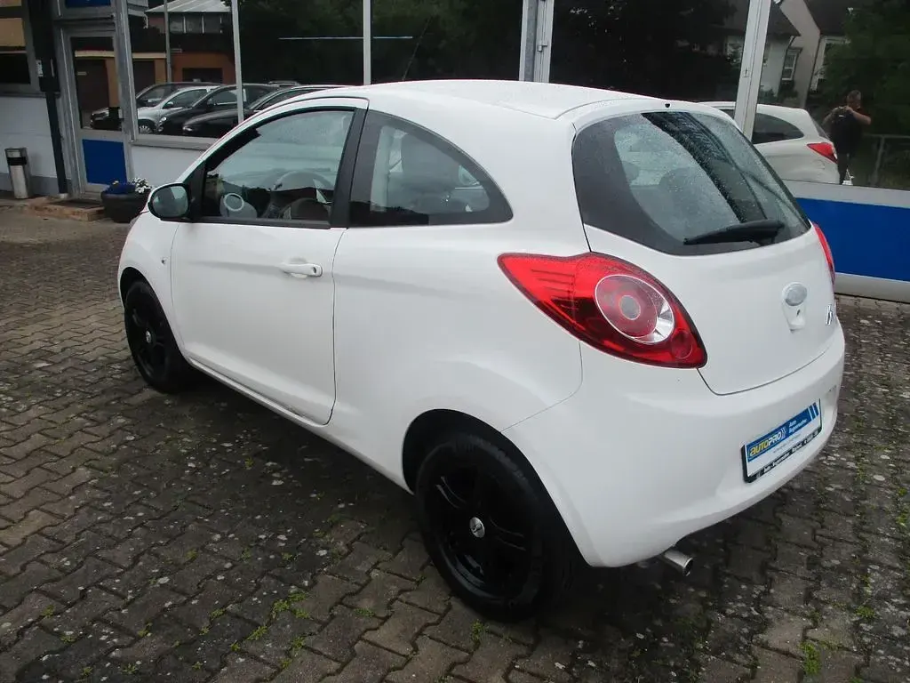 Gebraucht Ford Ka Champions Edition 69 PS (50 kW) 2013 Weiß Kleinwagen
