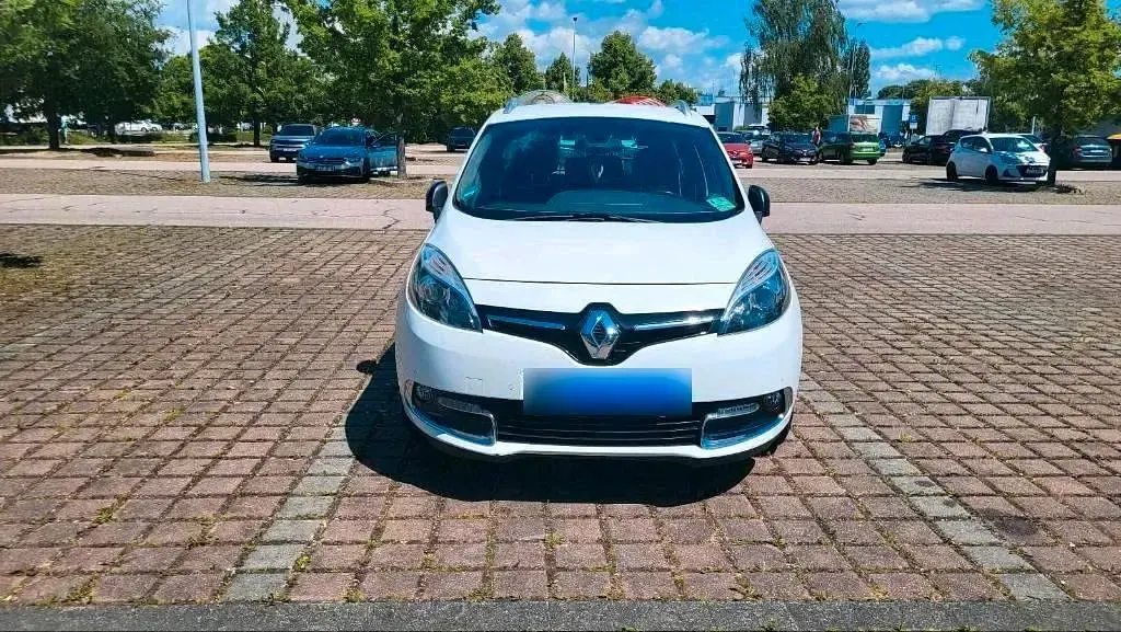 Gebraucht Renault Scénic III 110 PS (80 kW) 2015 Weiß SUV