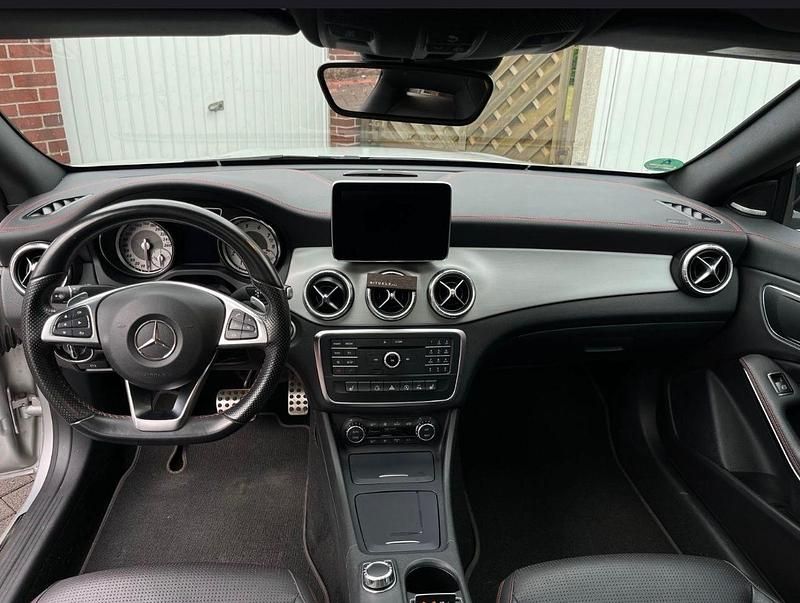 Gebraucht Mercedes CLA250 AMG line 211 PS (155 kW) 2016 Silber Limousine