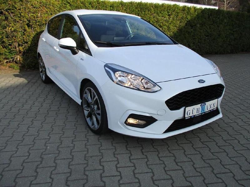Gebraucht Ford Fiesta 101 PS (74 kW) 2020 Frostweiß Kleinwagen