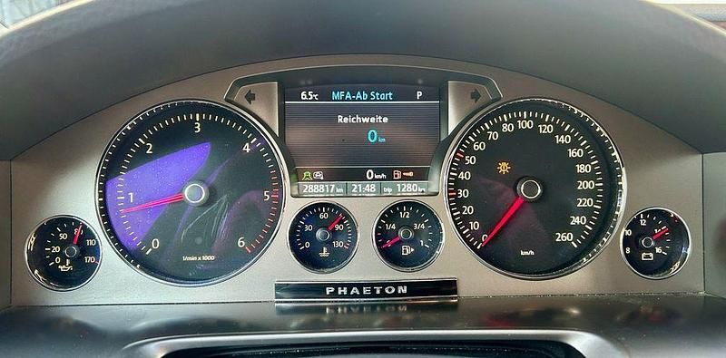 Gebraucht VW Phaeton 239 PS (175 kW) 2010 Grau Limousine