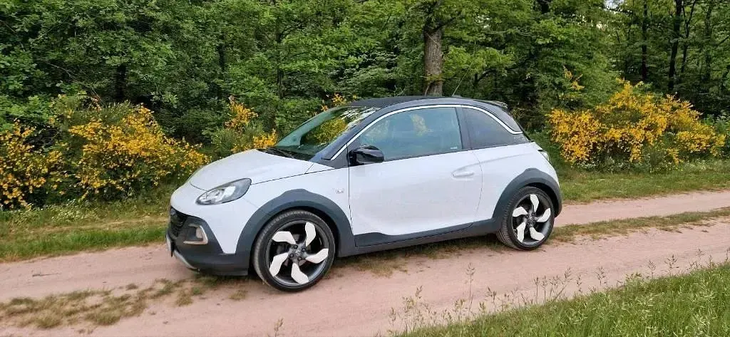 Gebraucht Opel Adam Rocks Open Air 101 PS (74 kW) 2017 Weiß Kleinwagen