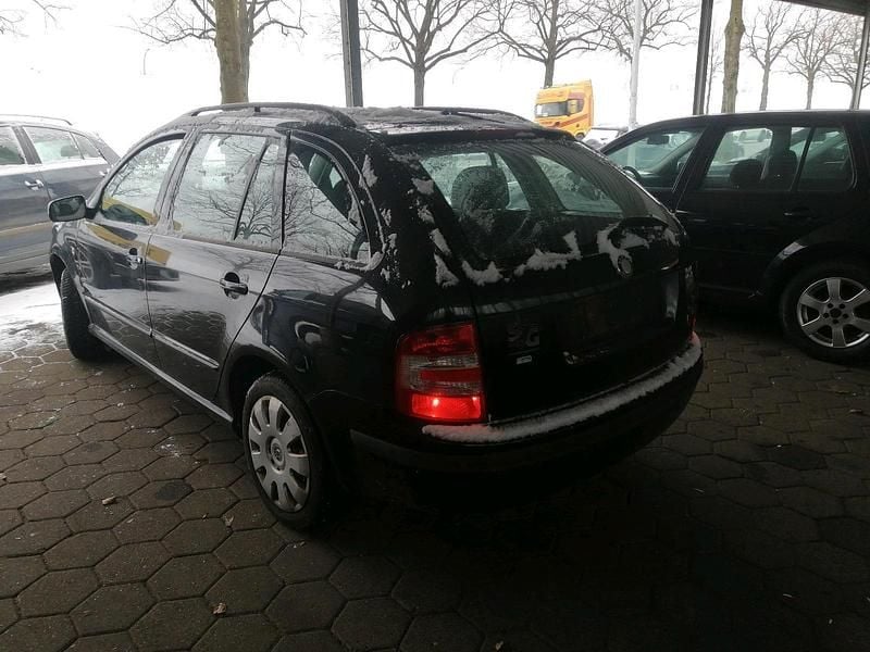 Schwarz Gebraucht 2007 Skoda Fabia Kombi | 550 € (Fairer Preis) - Bild 1/4