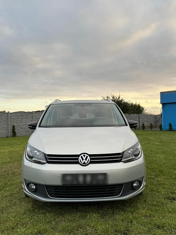 Silber Gebraucht 2012 VW Touran Style Van / Kleinbus | 8.250 € (Fairer Preis) - Bild 1/4