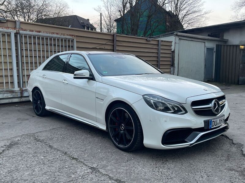 Weiß Gebraucht 2014 Mercedes E63 AMG AMG Limousine | 36.950 € (Guter Preis) - Bild 1/4