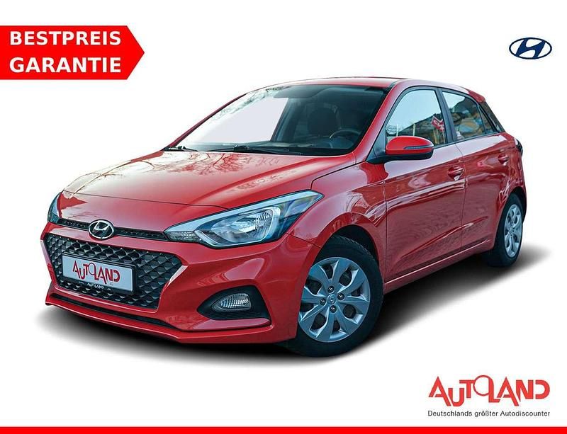 Gebraucht Hyundai i20 Select 75 PS (55 kW) 2019 Rot Kleinwagen