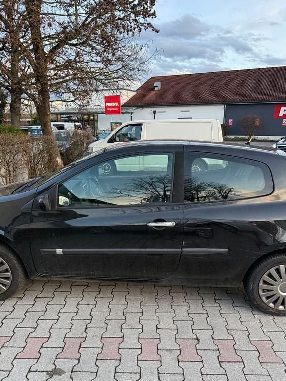 Gebraucht Renault Clio II 88 PS (64 kW) 2006 Schwarz Limousine