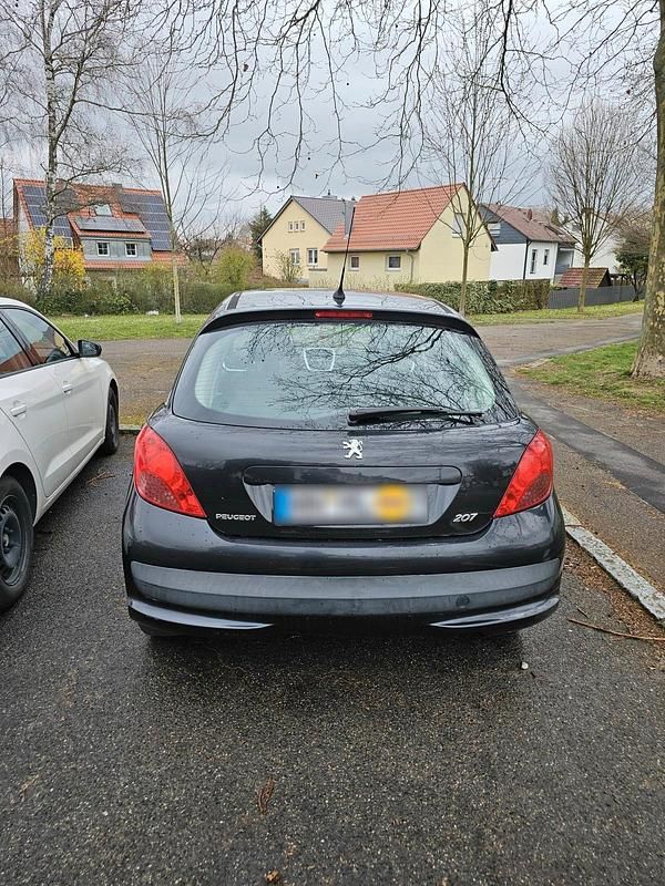 Gebraucht Peugeot 207 88 PS (64 kW) 2008 Schwarz Kleinwagen