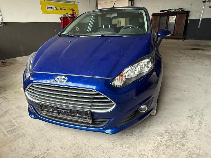 Blau Gebraucht 2014 Ford Fiesta Kleinwagen | 4.999 € (Superpreis) - Bild 1/4