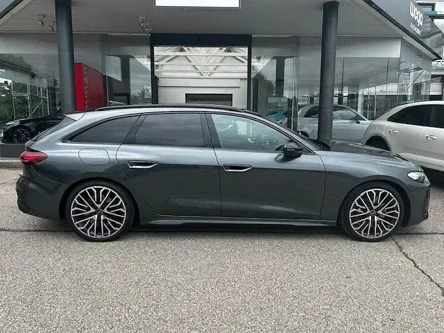 Gebraucht Audi S5 Sport 367 PS (269 kW) 2025 Grau Limousine