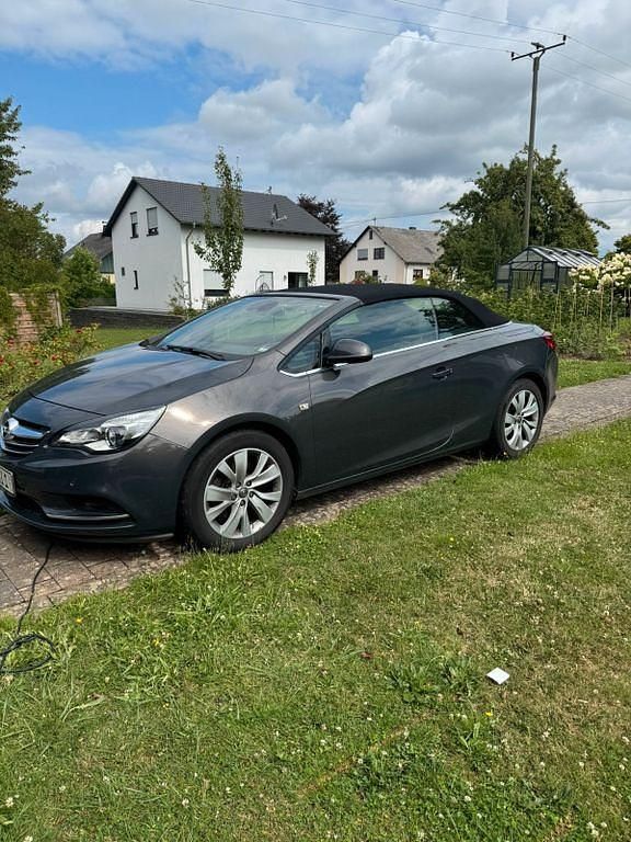 Grau Gebraucht 2015 Opel Cascada Innovation Cabrio | 8.300 € (Guter Preis) - Bild 1/4