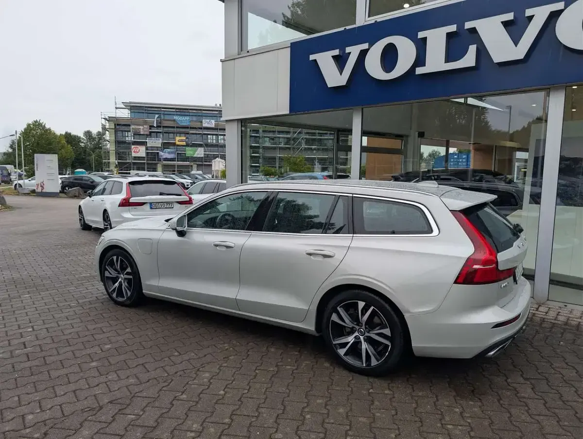 Gebraucht Volvo V60 Inscription 392 PS (288 kW) 2020 Birch light Kombi