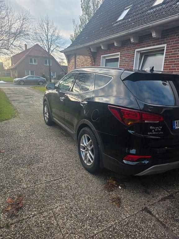 Gebraucht Hyundai Santa Fe Premium 200 PS (147 kW) 2016 Schwarz SUV