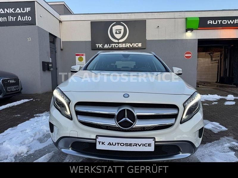 Gebraucht Mercedes GLA180 122 PS (89 kW) 2016 Weiß SUV