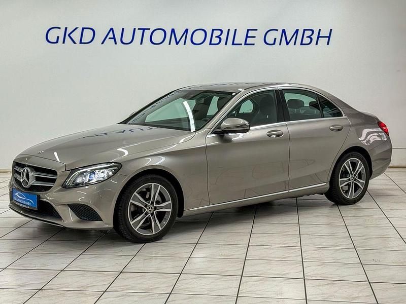 Silber Gebraucht 2019 Mercedes C180 Avantgarde Limousine | 25.990 € (Fairer Preis) - Bild 1/4